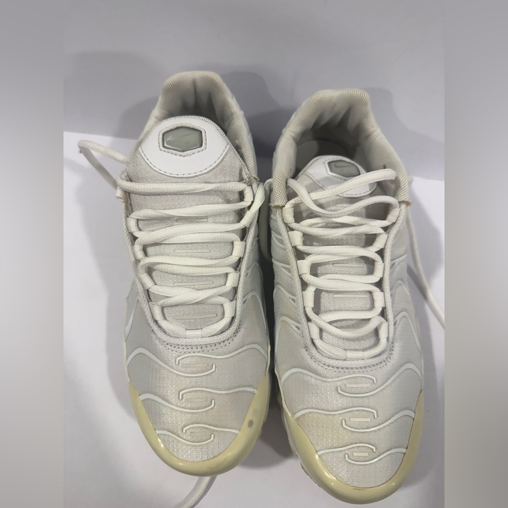 Nike Air Max Plus TN Triple White Sneakers Size 5.5Y / Women’s 7 Used - Picture 12 of 12